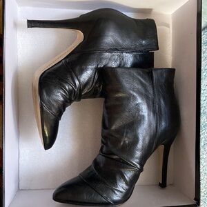 Boutique 9 Black leather ankle boot. Women Size 7. (3.5” heels)